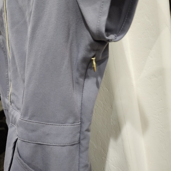 JAANUU Gray Gold Zipper tulip crossover Scrub Top 96215 xs - Picture 5 of 5